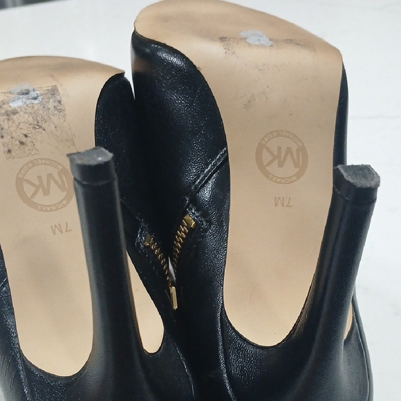Michael Kors Black Leather Heels Sz7 Gentle Used - Picture 10 of 10